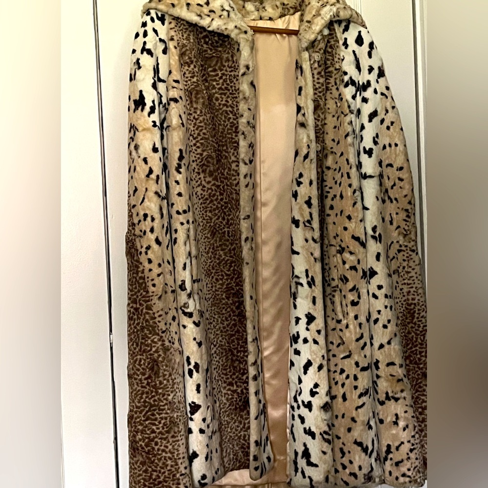 vintage Faux Fur Leopard Cape